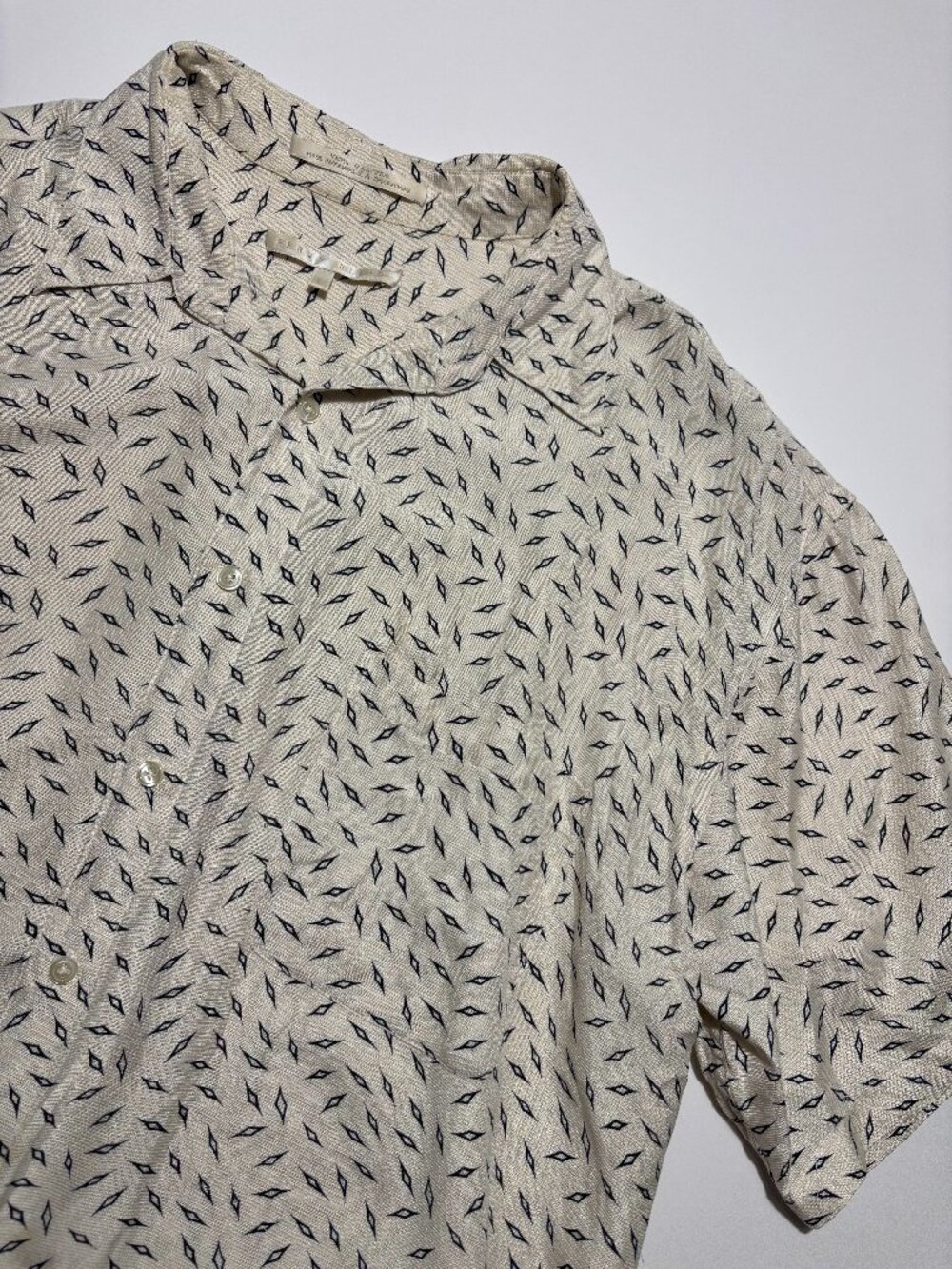 Perry Ellis White & Black Luxurious Retro Silk Button Up